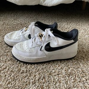 Nike Kids' Grade School Air Force 1 LV8 Shoes